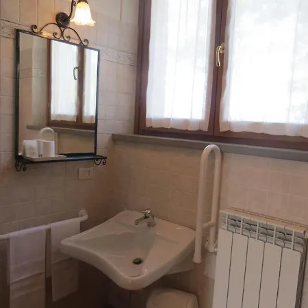 Agriturismo Ai Lecci Country house *